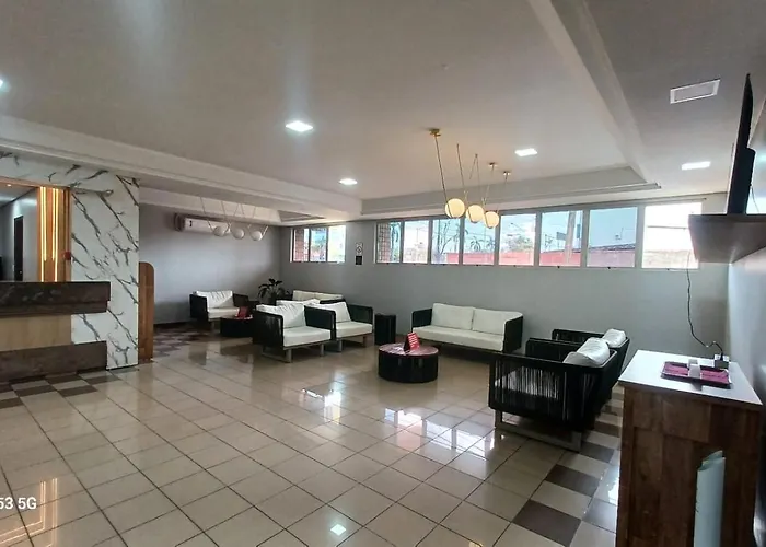 Victoria Plaza Hotel